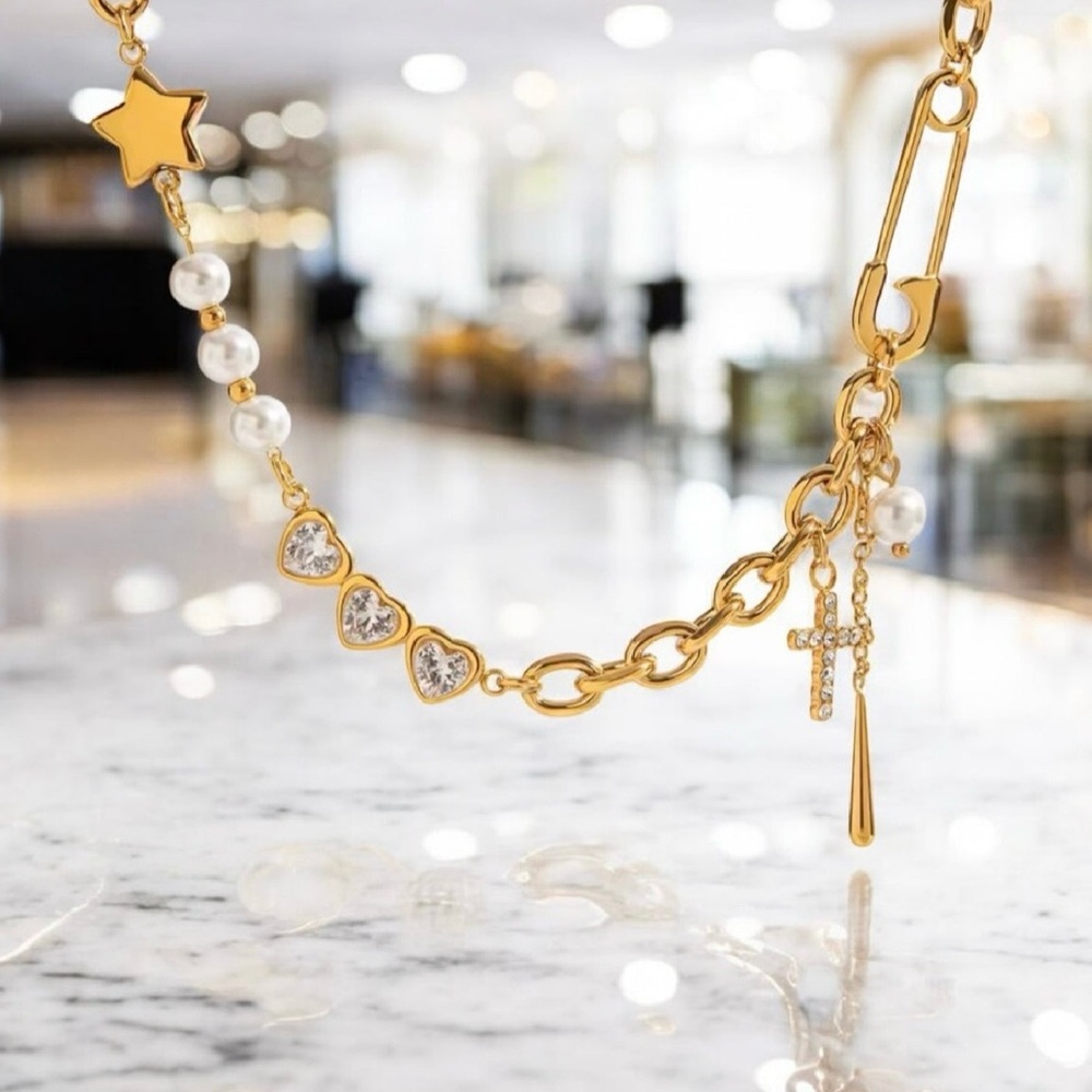 Gold and Pearl, Zircon Necklace
Stainless Steel